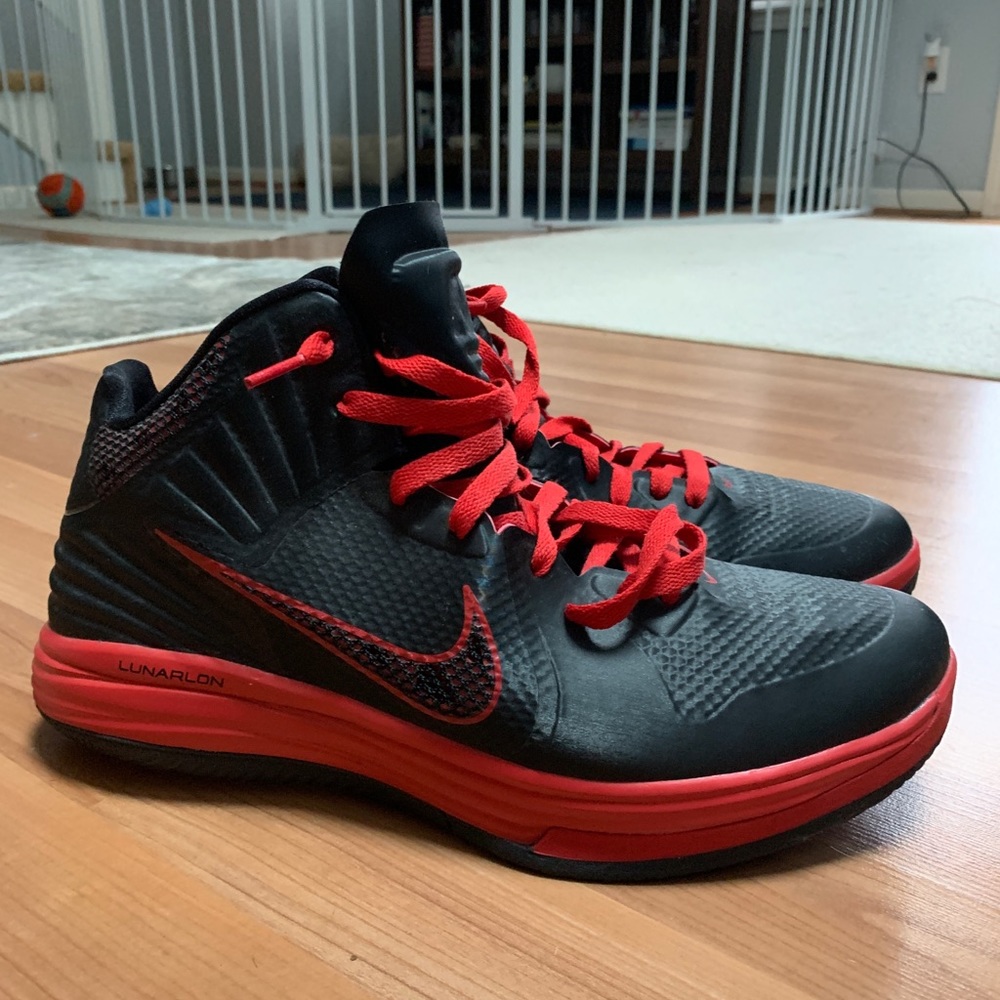 NIKE Lunarlon Hyperfuse basketball sneakers